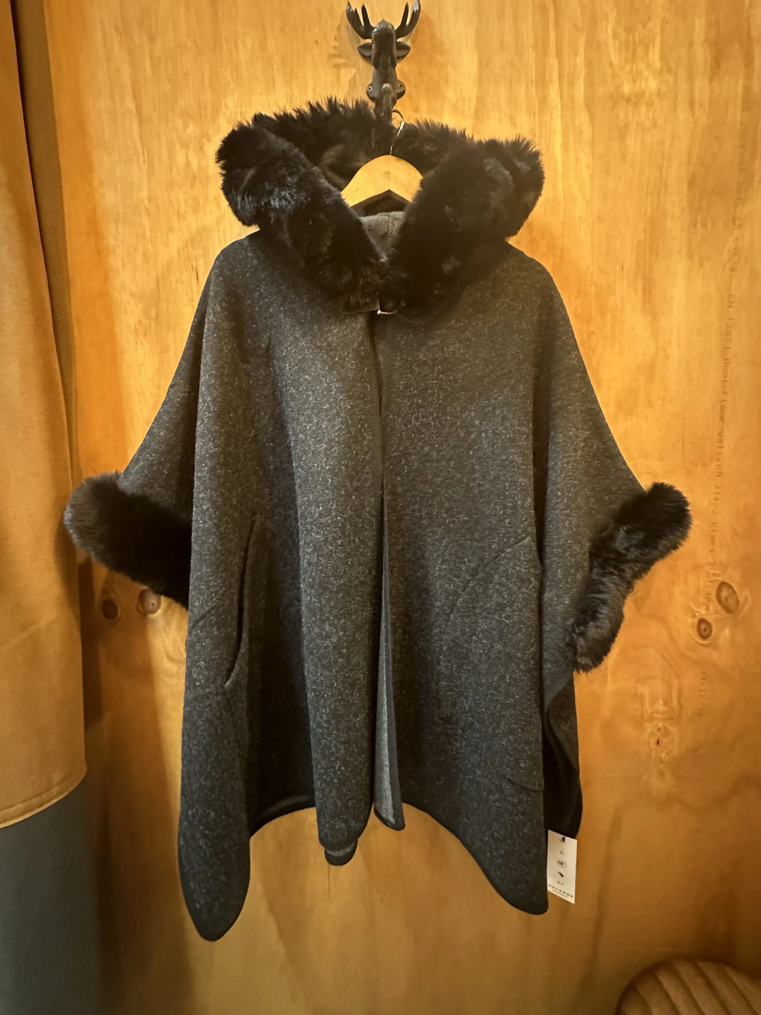 Fur Detail Hooded Poncho With Front Pockets
